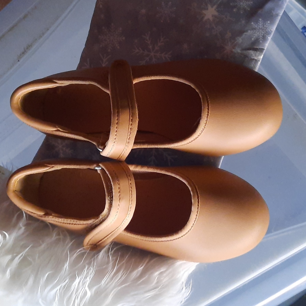 NWOT Linodes Patent tap shoes